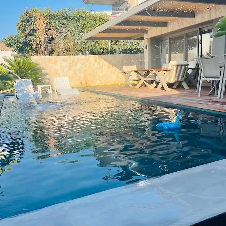 Bodrum Havuzlu Lueks 군도간